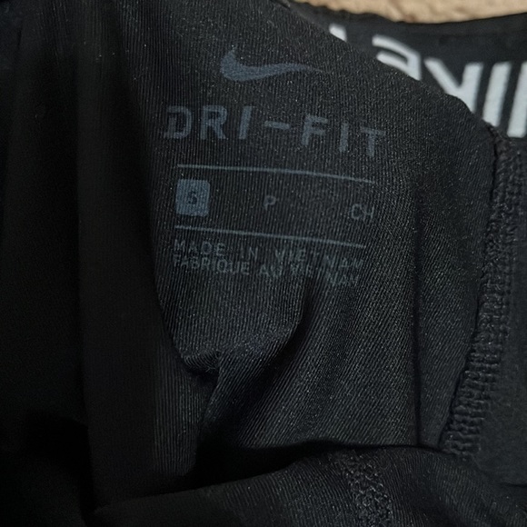 Brand New Nike Pro’s size small - Picture 3 of 3